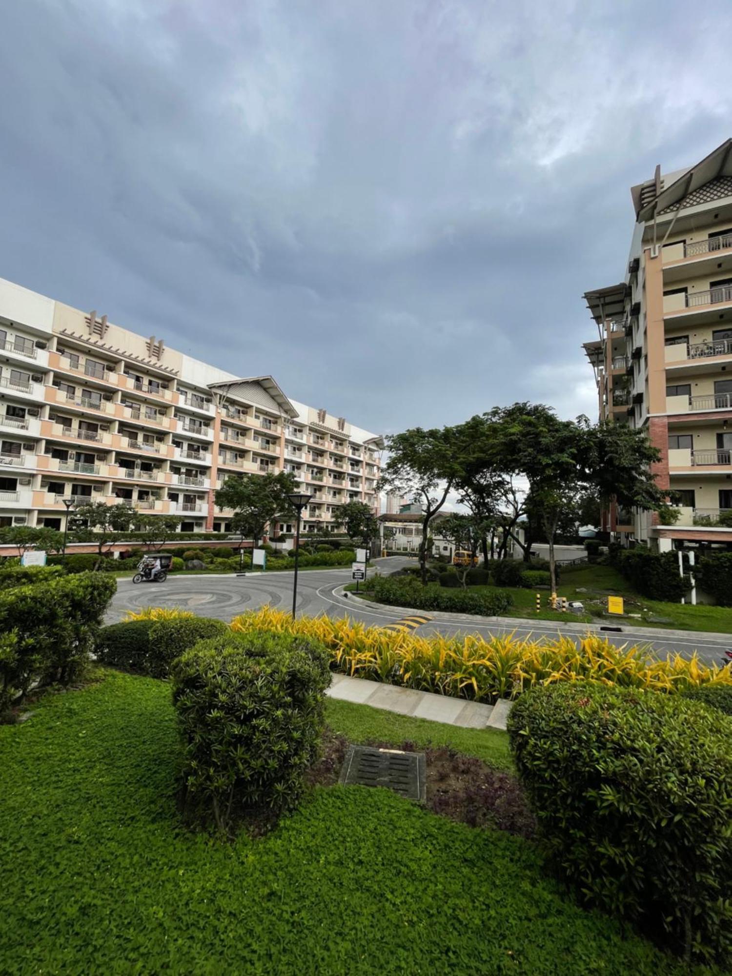 Two Bedroom With Balcony 70Sqm -Pasig Manila Exterior photo