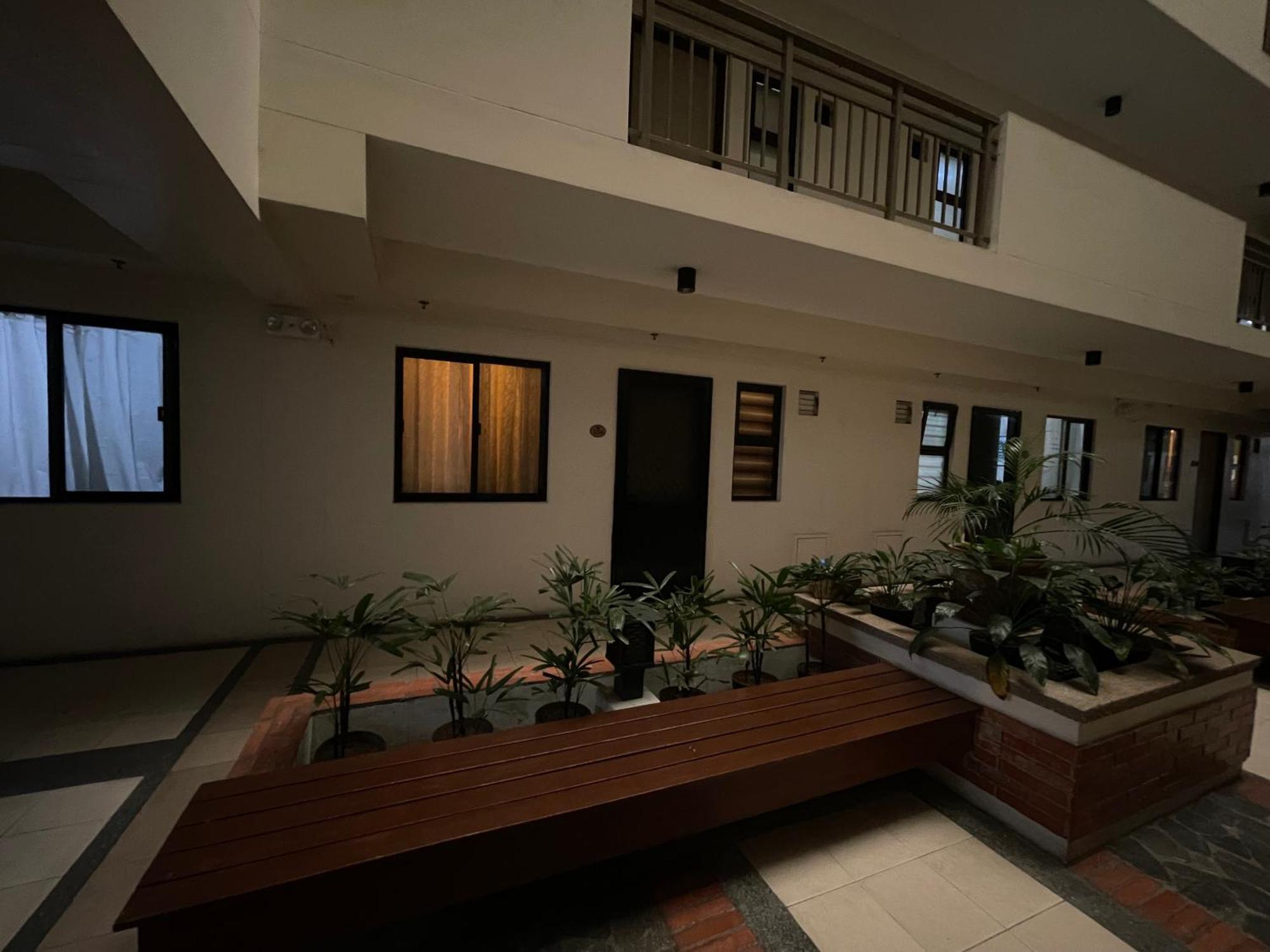 Two Bedroom With Balcony 70Sqm -Pasig Manila Exterior photo